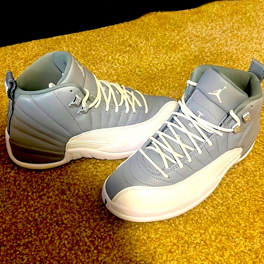 Retro 12 "Stealth"